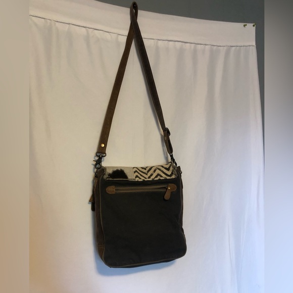 Myra Crossbody purse - Picture 4 of 5